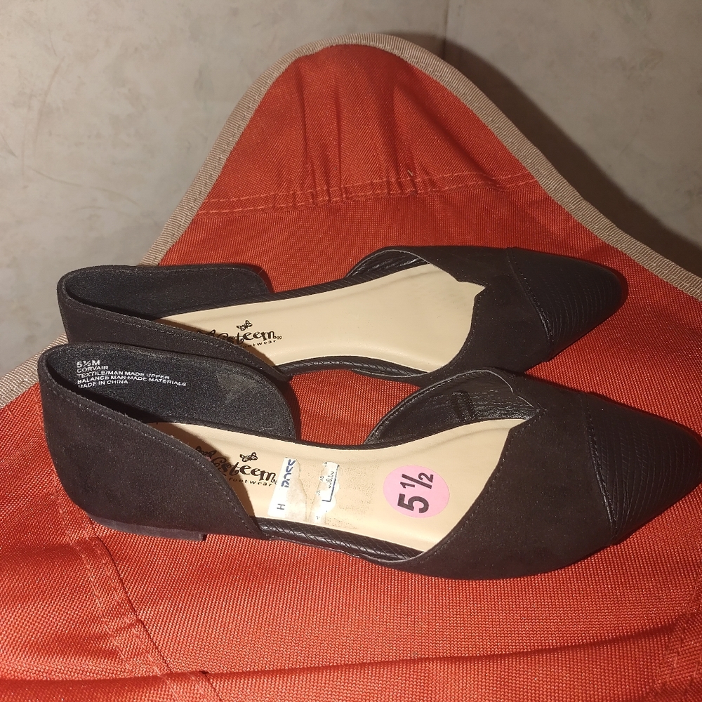 Shoes - Picture 2 of 2